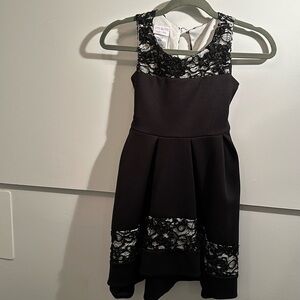 Stunning little girl's dress Iris & Ivy size 8 perfect